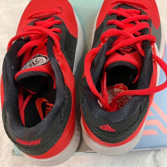 Nike Kids' Grade School Freak 4 Basketball Shoes University Red / Bright Crimson - Picture 3 of 9
